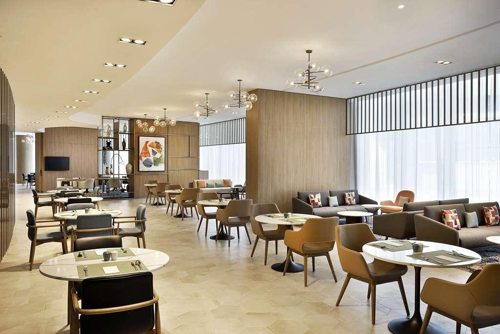 Hilton Garden Inn Dubai Business Bay ร้านอาหาร รูปภาพ